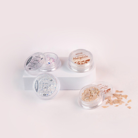 Inocos copos holográficos blancos nail art
