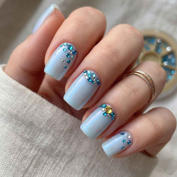Art Nail carrusel de tachuelas azules pequeñas